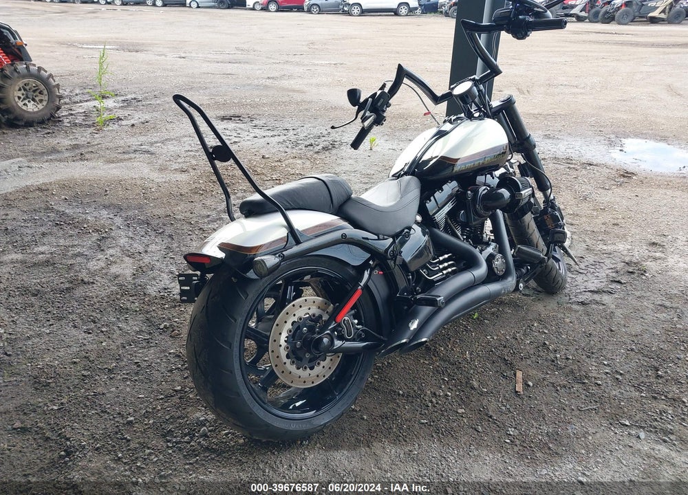 2017 HARLEY-DAVIDSON FXSE VIN: 1HD1TG910HB960563