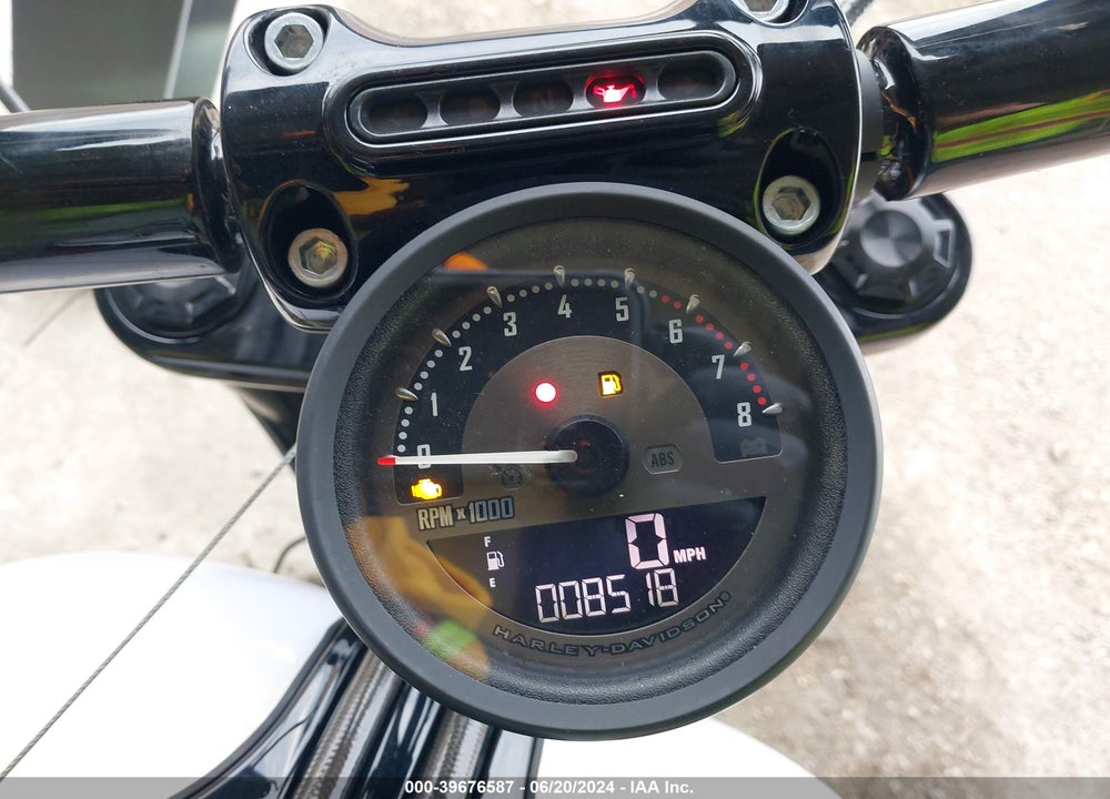 2017 HARLEY-DAVIDSON FXSE VIN: 1HD1TG910HB960563