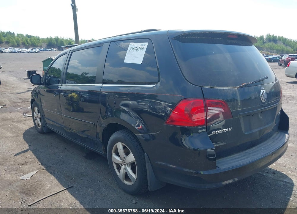 2011 VOLKSWAGEN ROUTAN SEL VIN: 2V4RW5DGXBR669899