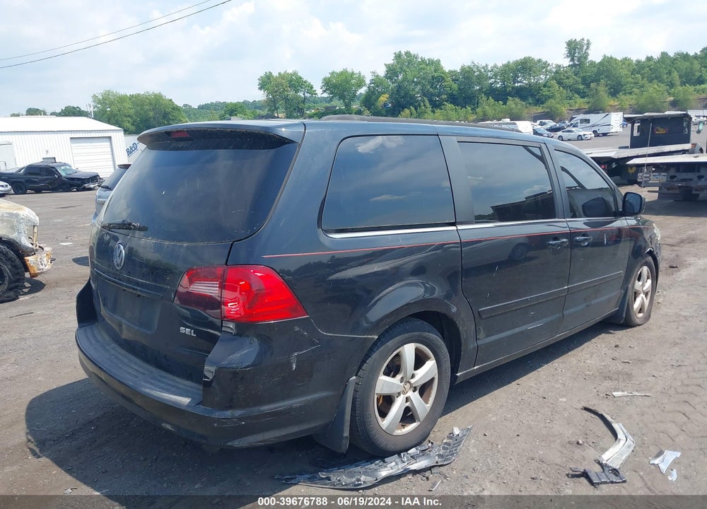 2011 VOLKSWAGEN ROUTAN SEL VIN: 2V4RW5DGXBR669899