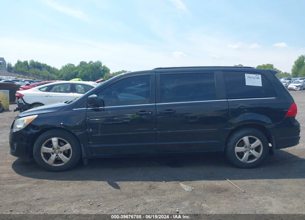 2011 VOLKSWAGEN ROUTAN SEL VIN: 2V4RW5DGXBR669899