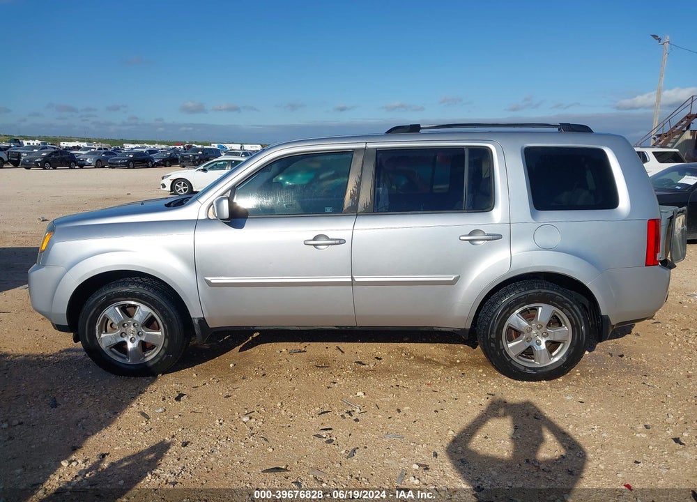 2011 HONDA PILOT EX-L VIN: 5FNYF3H60BB016750