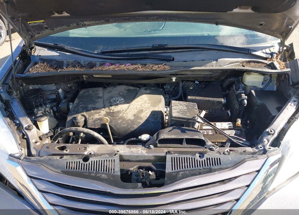 2017 TOYOTA SIENNA LE 8 PASSENGER VIN: 5TDKZ3DCXHS777573
