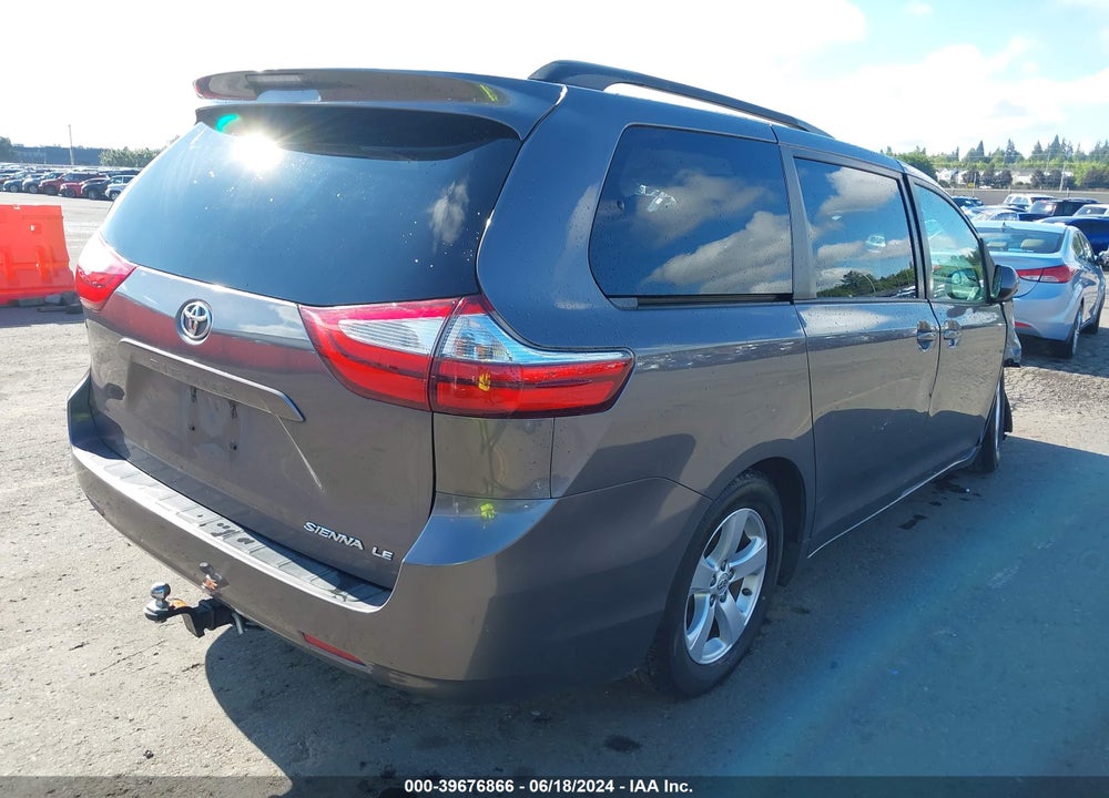 2017 TOYOTA SIENNA LE 8 PASSENGER VIN: 5TDKZ3DCXHS777573