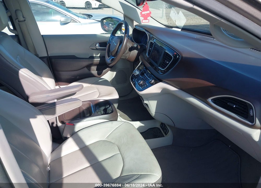 2018 CHRYSLER PACIFICA TOURING L VIN: 2C4RC1BG3JR159035