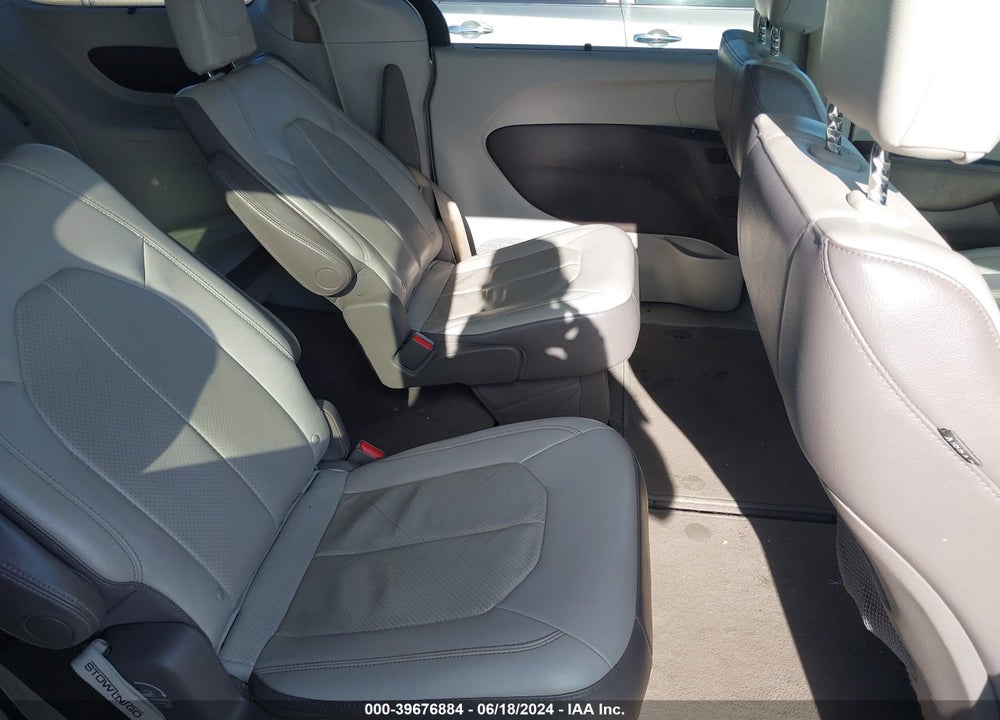 2018 CHRYSLER PACIFICA TOURING L VIN: 2C4RC1BG3JR159035