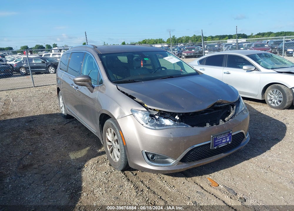 2018 CHRYSLER PACIFICA TOURING L VIN: 2C4RC1BG3JR159035