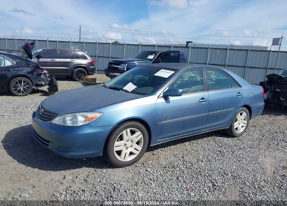 2002 TOYOTA CAMRY XLE VIN: JTDBE32K020071356