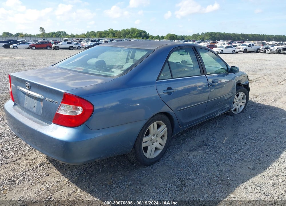 2002 TOYOTA CAMRY XLE VIN: JTDBE32K020071356