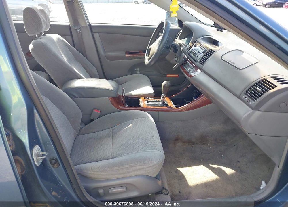 2002 TOYOTA CAMRY XLE VIN: JTDBE32K020071356
