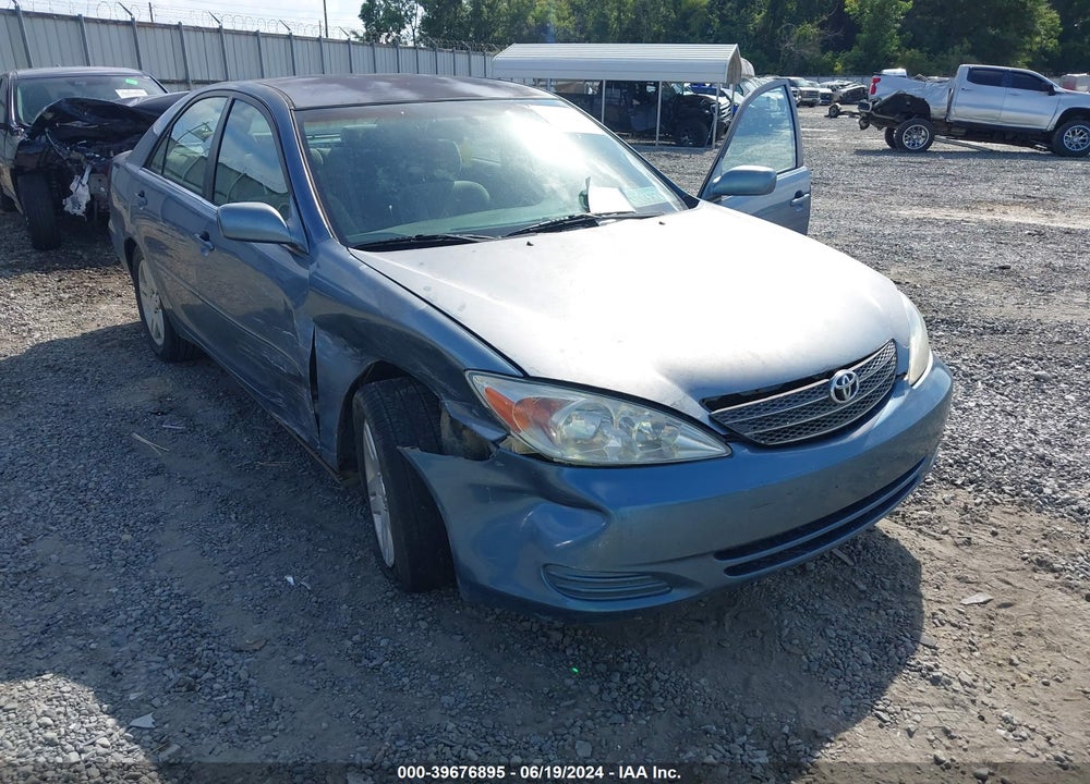 2002 TOYOTA CAMRY XLE VIN: JTDBE32K020071356