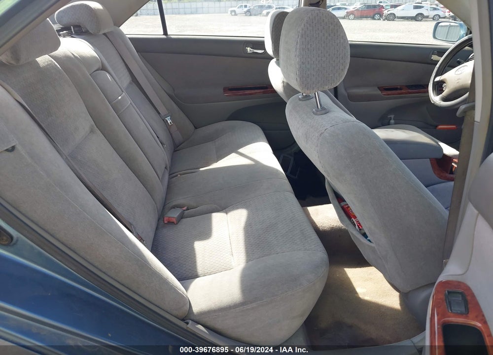 2002 TOYOTA CAMRY XLE VIN: JTDBE32K020071356