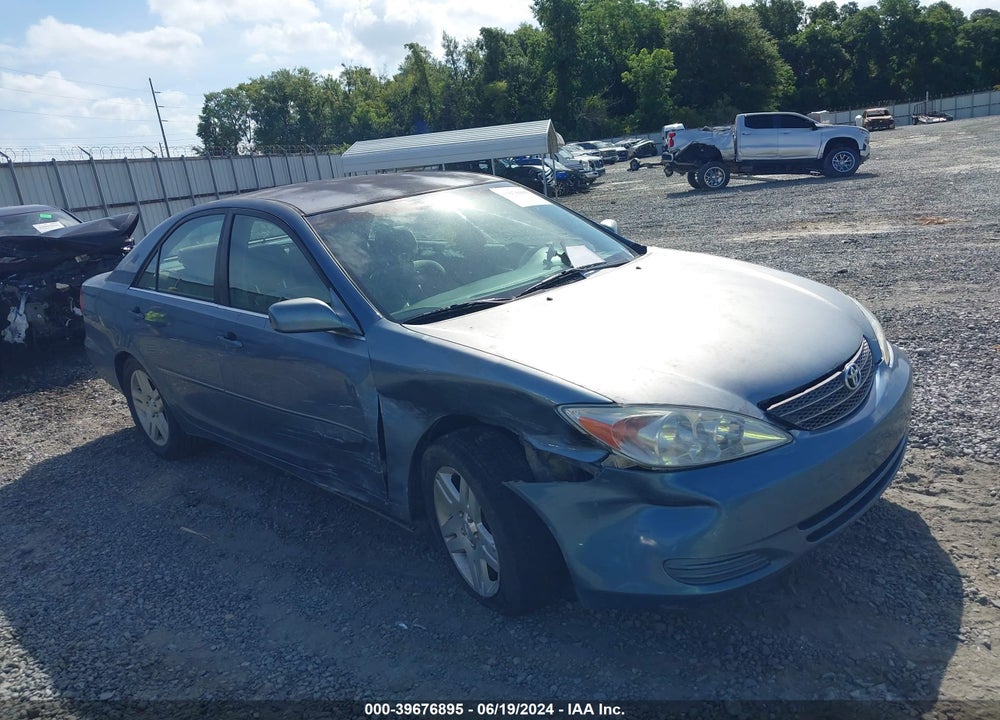2002 TOYOTA CAMRY XLE VIN: JTDBE32K020071356
