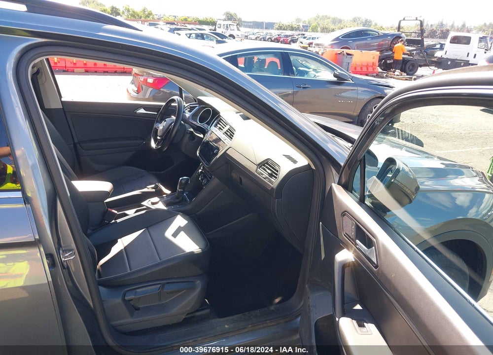 2018 VOLKSWAGEN TIGUAN 2.0T SE/2.0T SEL VIN: 3VV2B7AX7JM136276