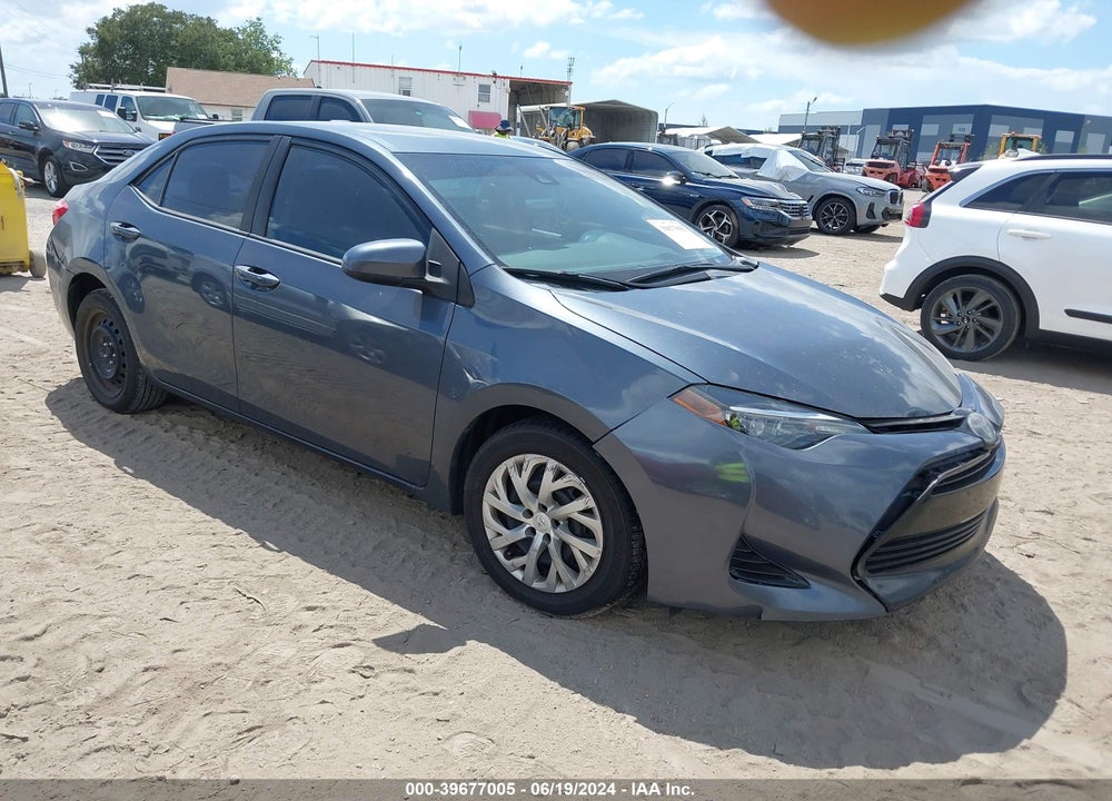 2018 TOYOTA COROLLA LE VIN: 5YFBURHE2JP839723