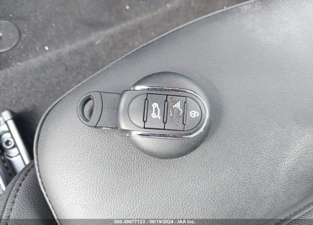 2024 MINI HARDTOP COOPER S VIN: WMW53DH03R2U57957