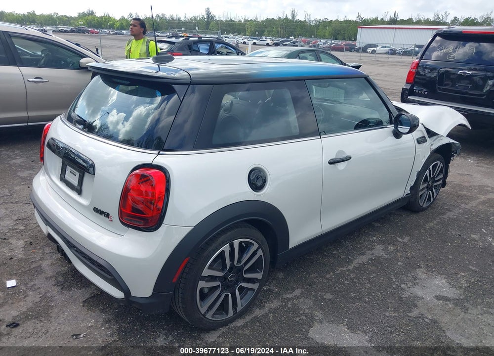 2024 MINI HARDTOP COOPER S VIN: WMW53DH03R2U57957