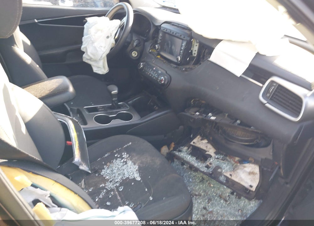 2019 KIA SORENTO 2.4L L VIN: 5XYPG4A34KG579520