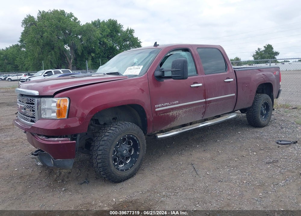 2014 GMC SIERRA 2500HD DENALI VIN: 1GT125E86EF165548