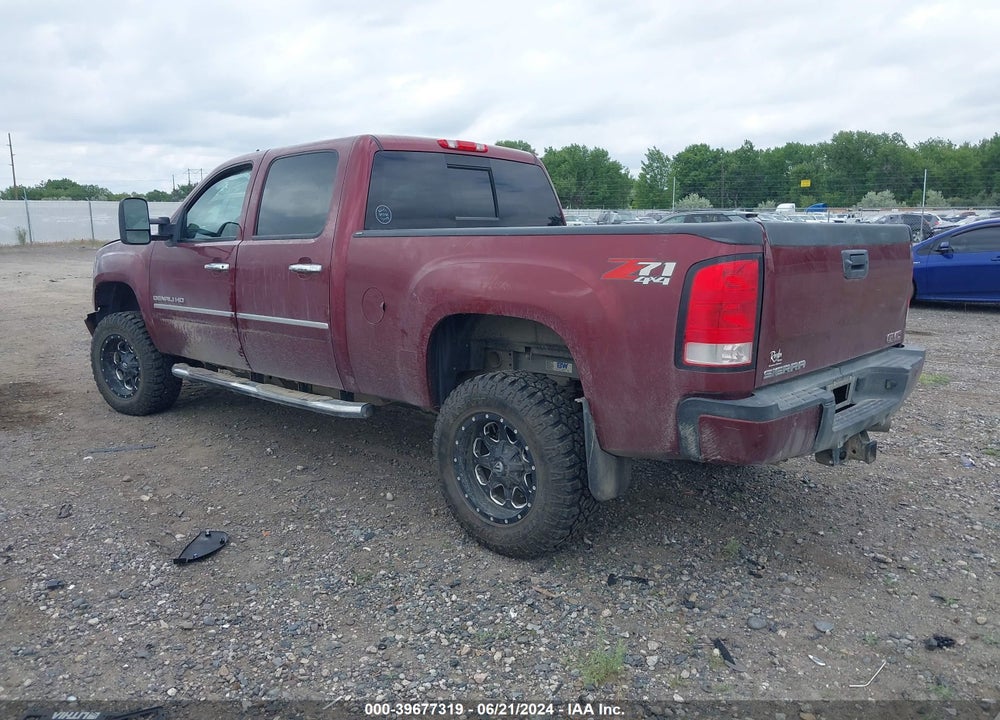 2014 GMC SIERRA 2500HD DENALI VIN: 1GT125E86EF165548