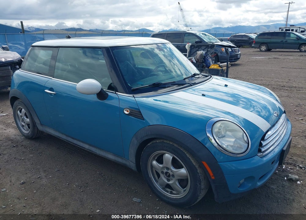 2010 MINI COOPER VIN: WMWMF3C55ATZ62199