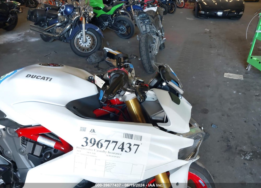 2020 DUCATI SUPERSPORT VIN: ZDMVABDS3LB008701