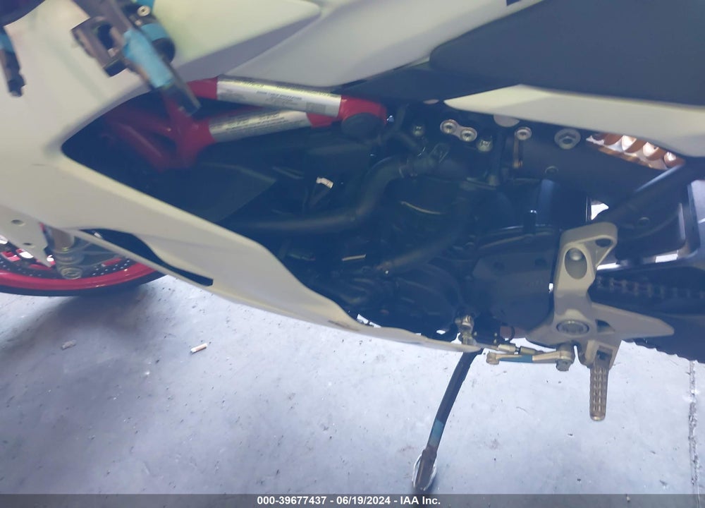 2020 DUCATI SUPERSPORT VIN: ZDMVABDS3LB008701