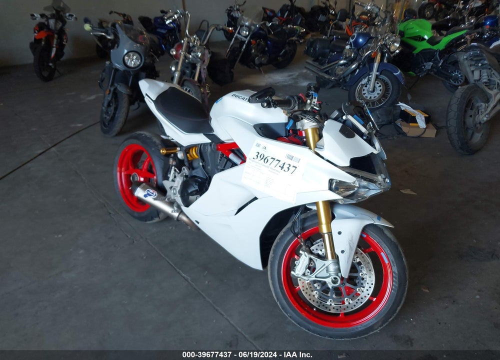 2020 DUCATI SUPERSPORT VIN: ZDMVABDS3LB008701