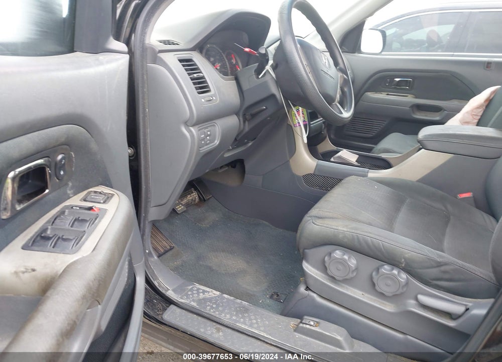 2008 HONDA PILOT VIN: 5FNYF28288B017922
