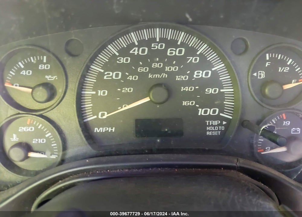 2005 CHEVROLET EXPRESS VIN: 1GCHG39U051147765