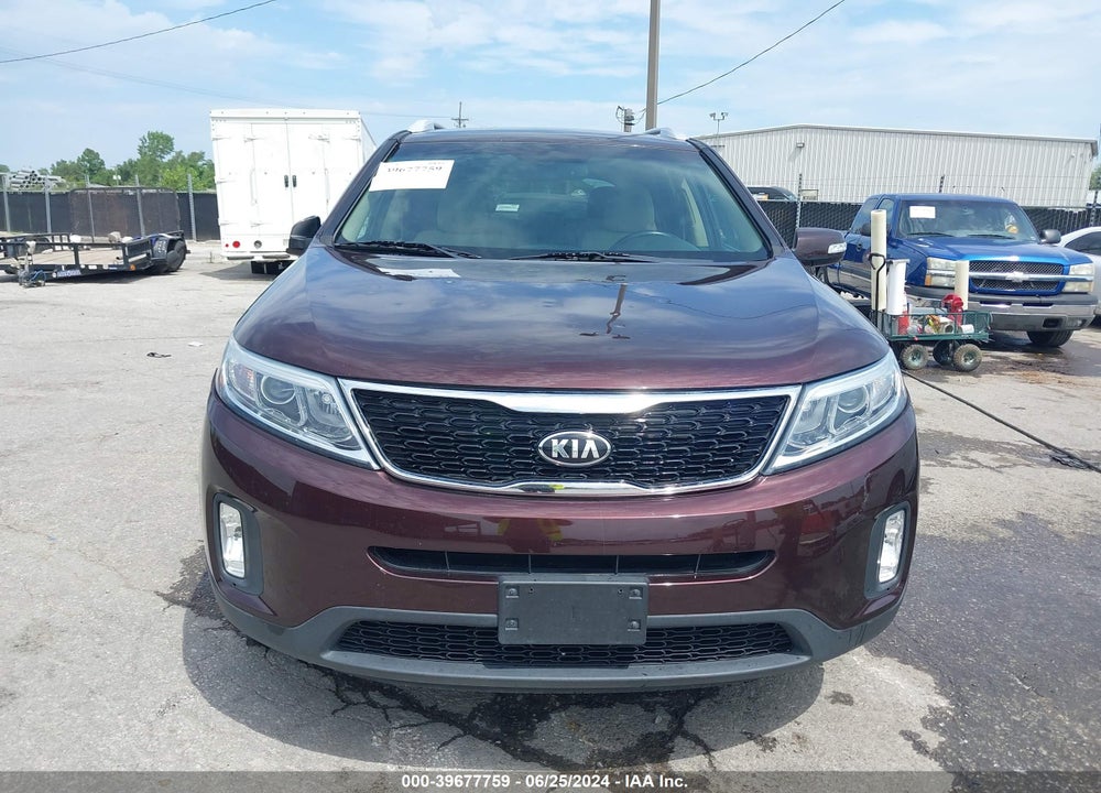 2015 KIA SORENTO LX VIN: 5XYKTCA64FG563785