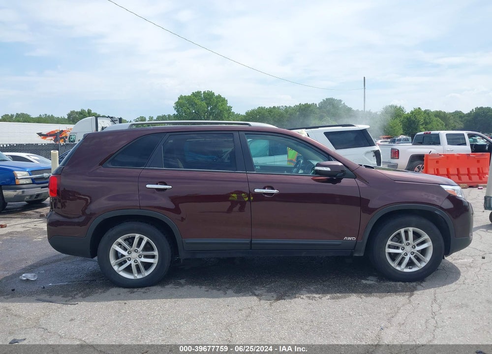 2015 KIA SORENTO LX VIN: 5XYKTCA64FG563785