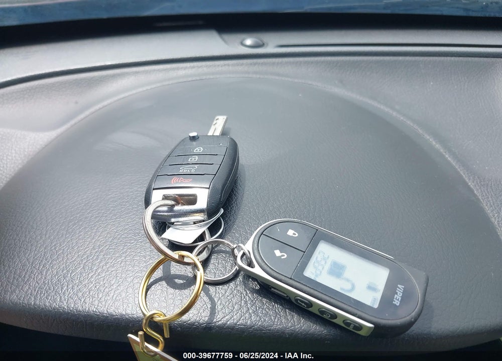 2015 KIA SORENTO LX VIN: 5XYKTCA64FG563785