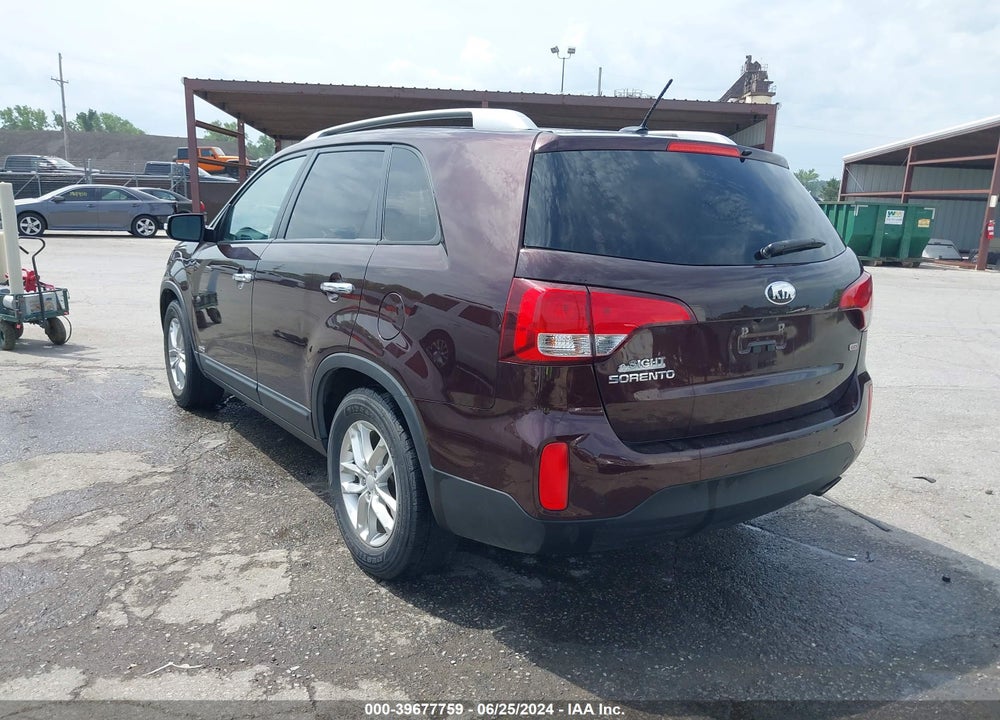 2015 KIA SORENTO LX VIN: 5XYKTCA64FG563785