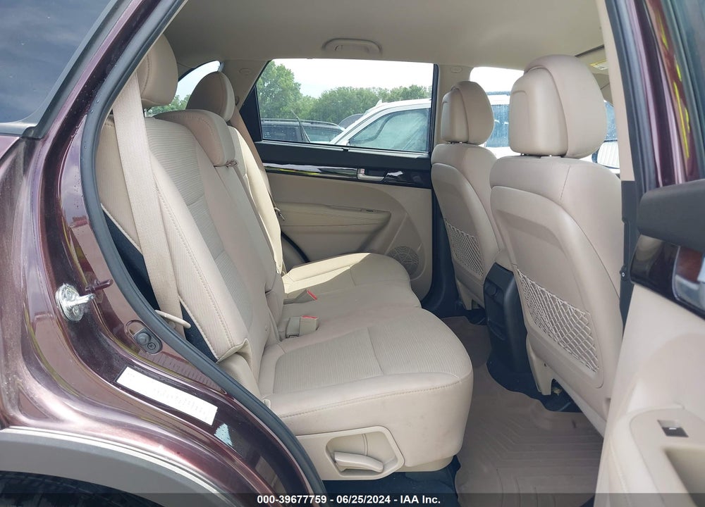 2015 KIA SORENTO LX VIN: 5XYKTCA64FG563785