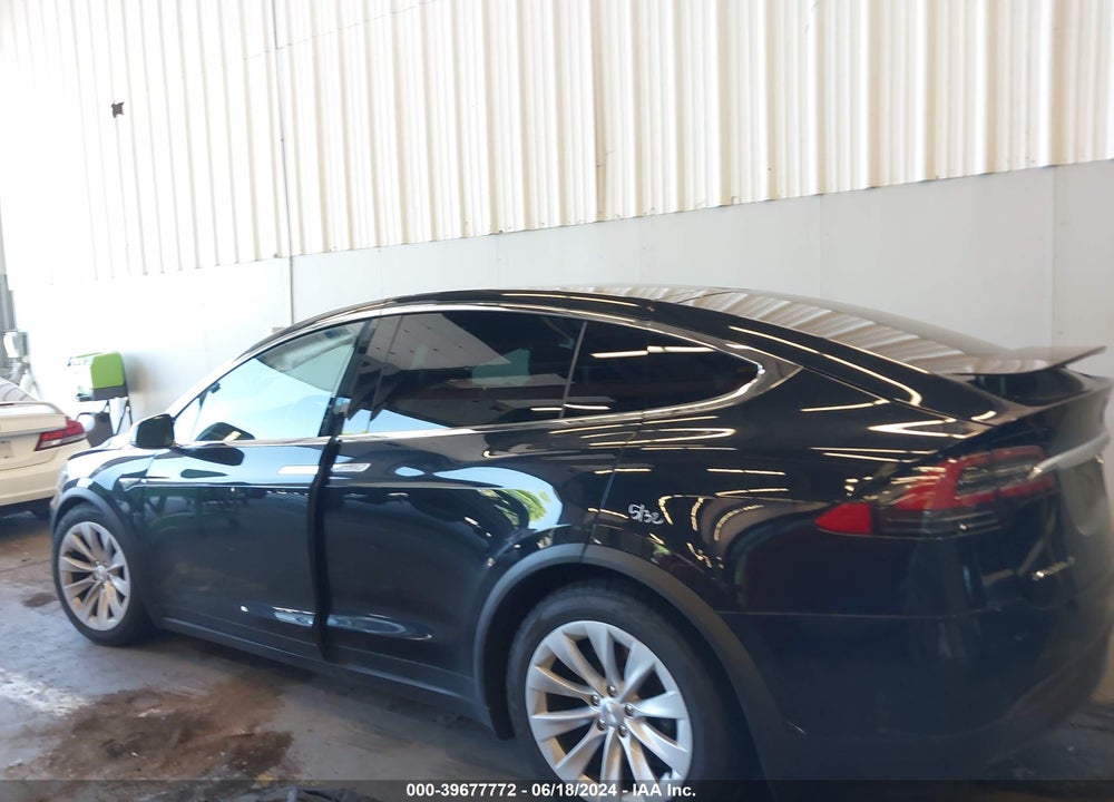 2016 TESLA MODEL X 60D/70D/75D/90D VIN: 5YJXCAE2XGF008172
