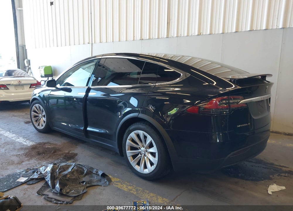 2016 TESLA MODEL X 60D/70D/75D/90D VIN: 5YJXCAE2XGF008172