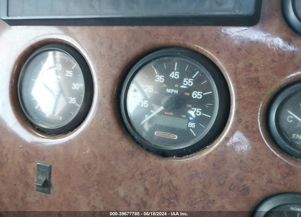 2003 FREIGHTLINER CHASSIS X LINE MOTOR HOME VIN: 4UZAAHAK33CL98965