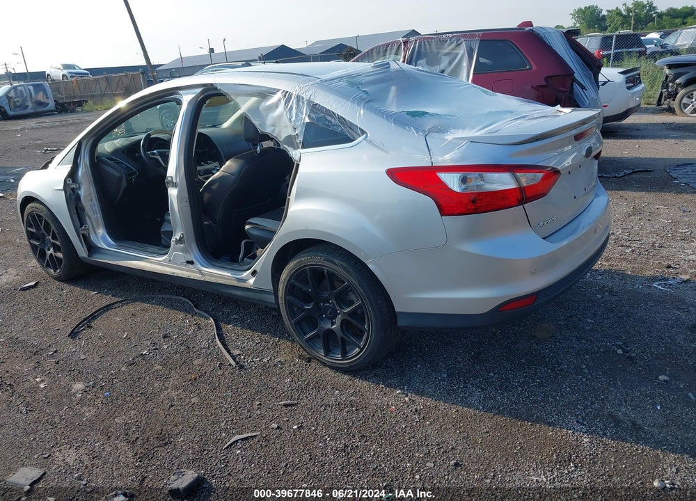 2012 FORD FOCUS VIN: 1FAHP3J21CL352433