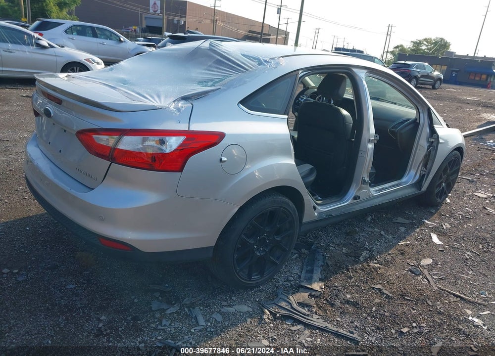 2012 FORD FOCUS VIN: 1FAHP3J21CL352433