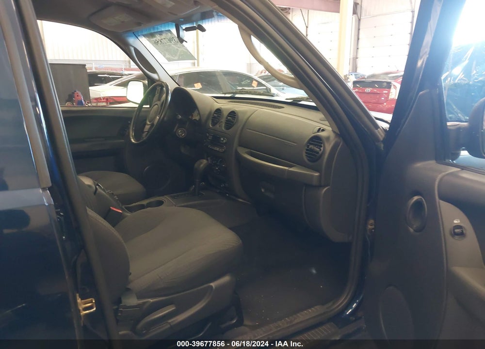 2004 JEEP LIBERTY SPORT VIN: 1J4GL48K94W175895