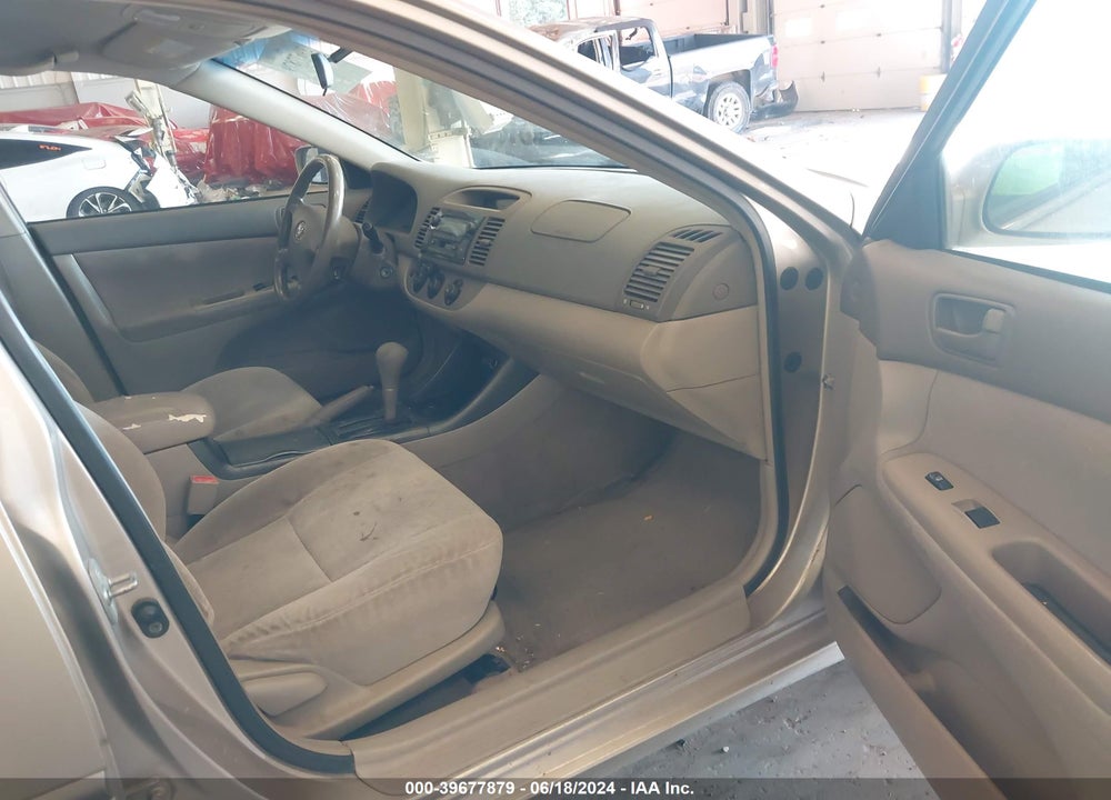 2002 TOYOTA CAMRY LE VIN: JTDBE32K820065692