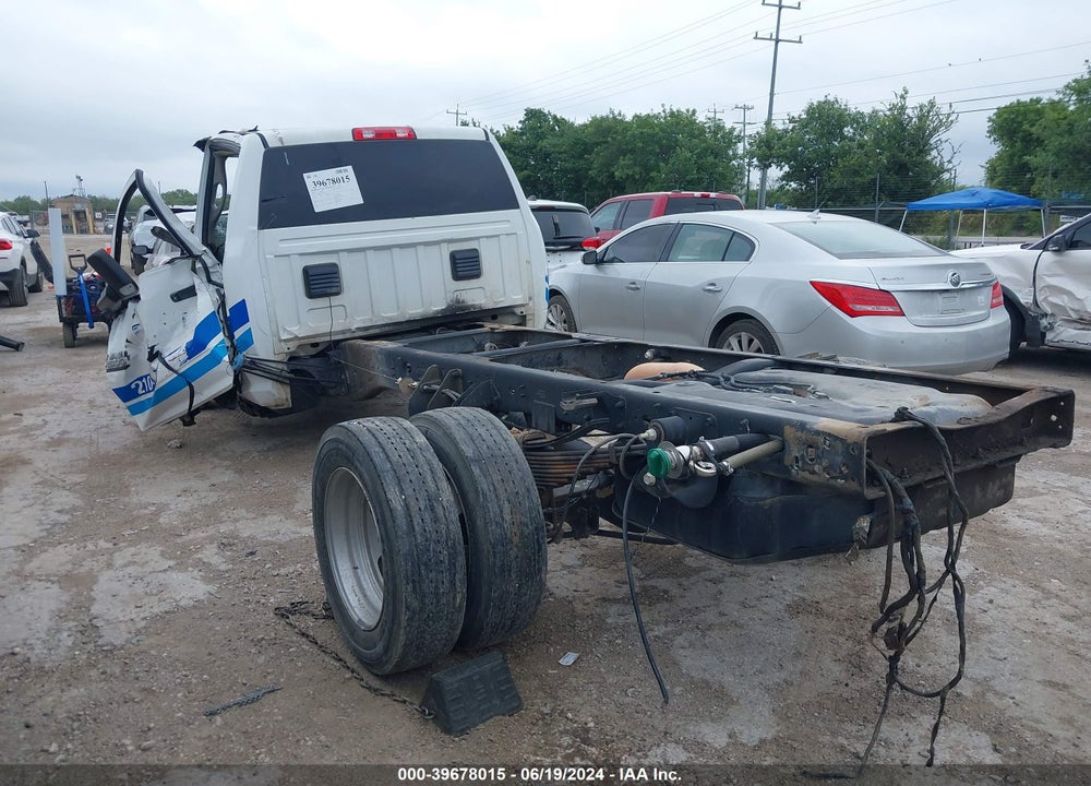 2018 RAM 5500 CHASSIS TRADESMAN/SLT VIN: 3C7WRMBL1JG234002