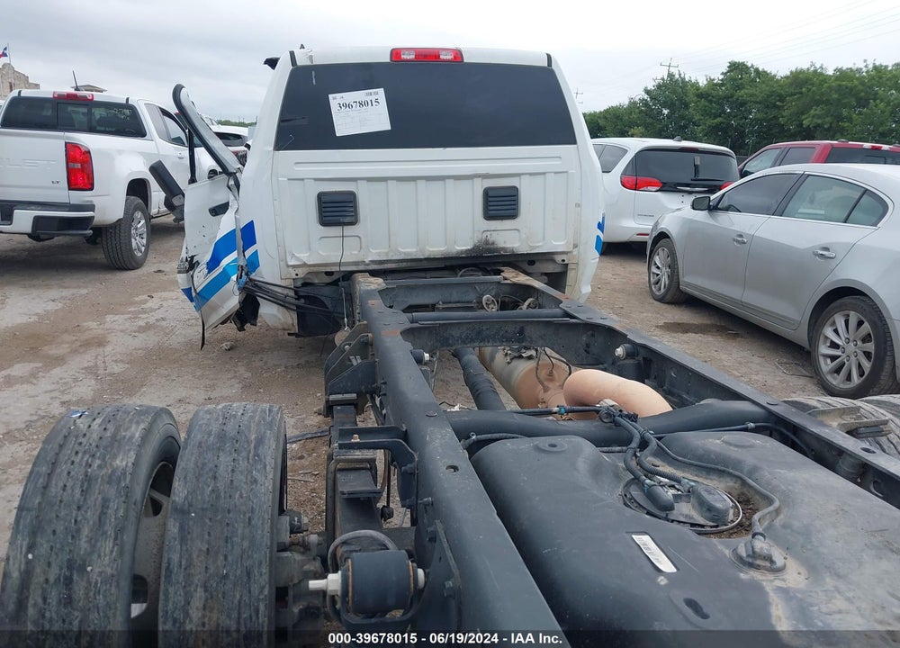 2018 RAM 5500 CHASSIS TRADESMAN/SLT VIN: 3C7WRMBL1JG234002