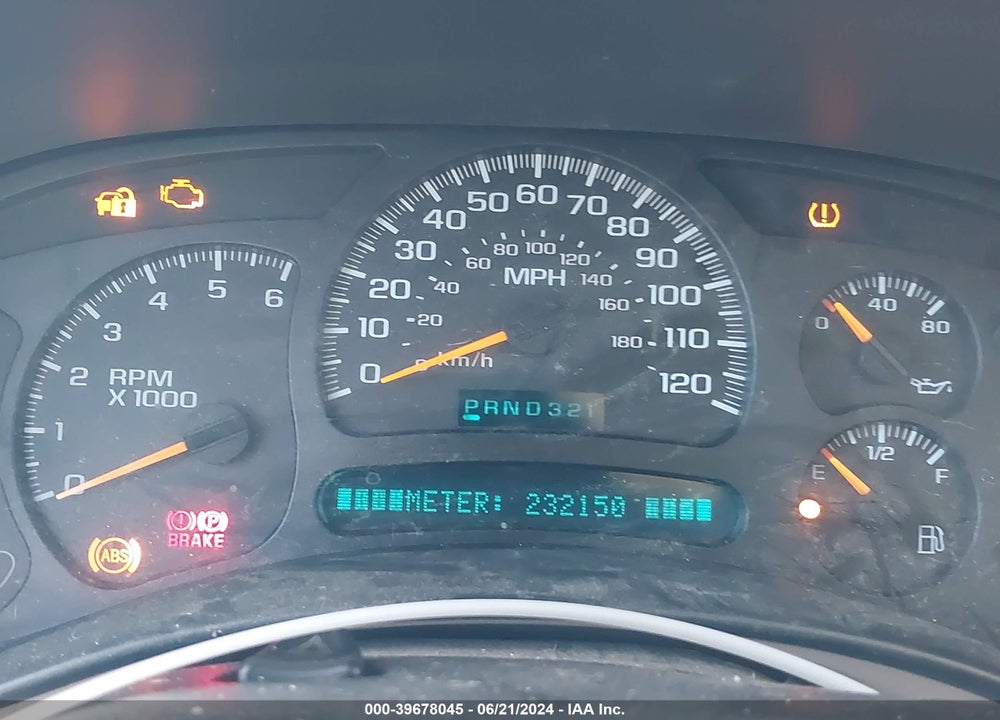 2005 CHEVROLET SUBURBAN 1500 LT VIN: 3GNEC16Z25G203992