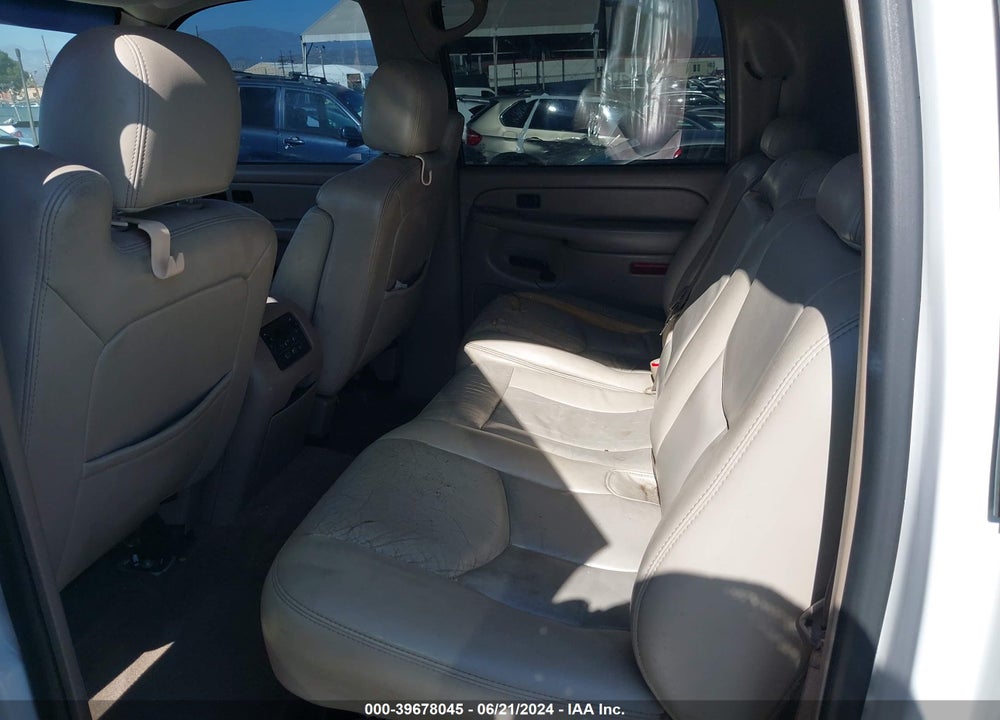 2005 CHEVROLET SUBURBAN 1500 LT VIN: 3GNEC16Z25G203992