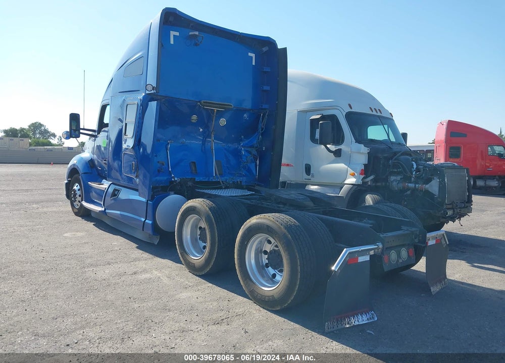 2015 KENWORTH CONSTRUCTION T680 VIN: 1XKYD49X8FJ428937