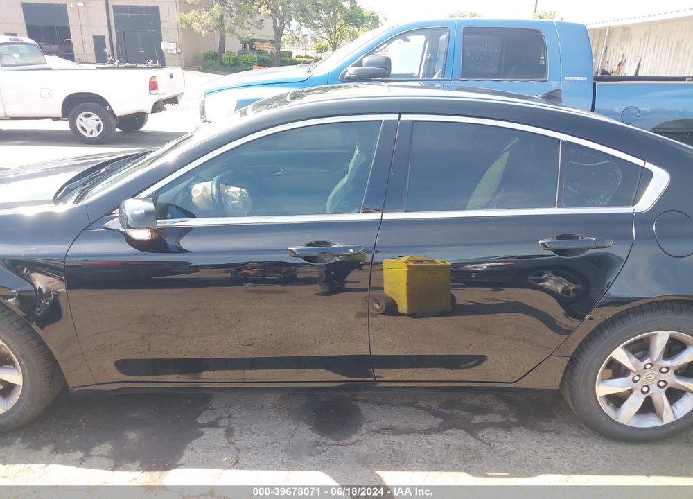 2013 ACURA TL 3.5 VIN: 19UUA8F23DA002445