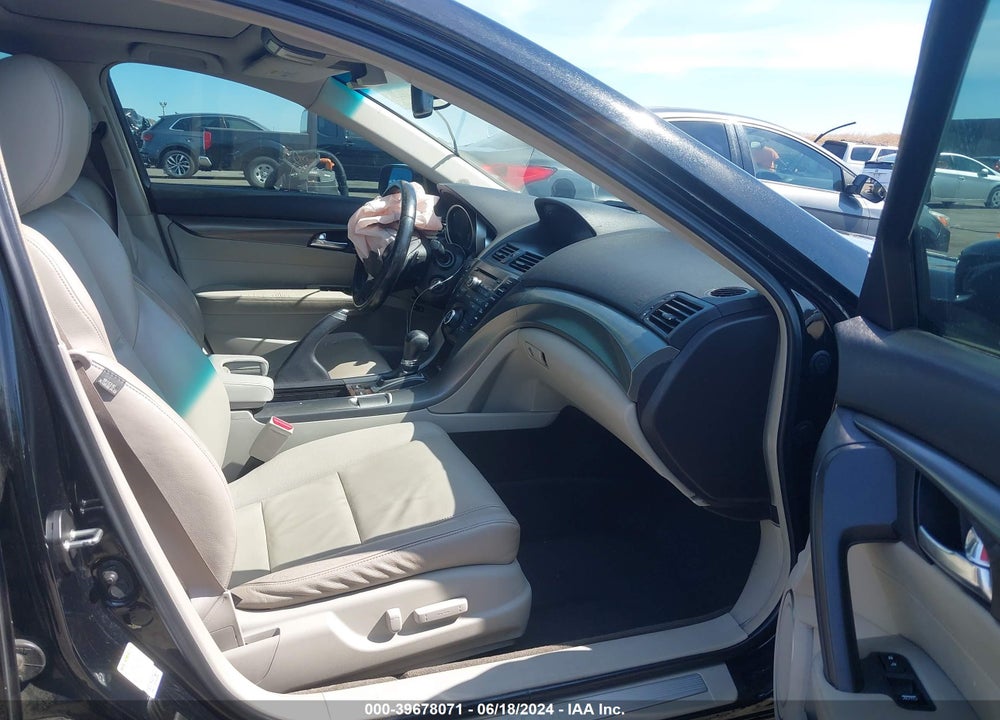 2013 ACURA TL 3.5 VIN: 19UUA8F23DA002445