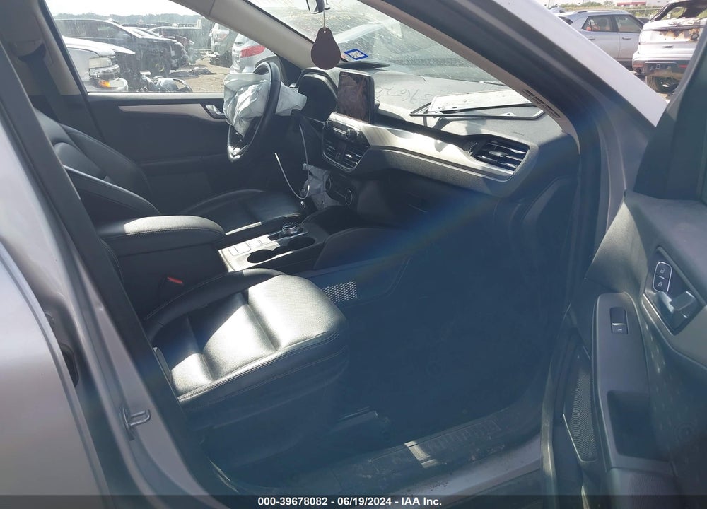 2020 FORD ESCAPE SEL VIN: 1FMCU0H60LUA81052